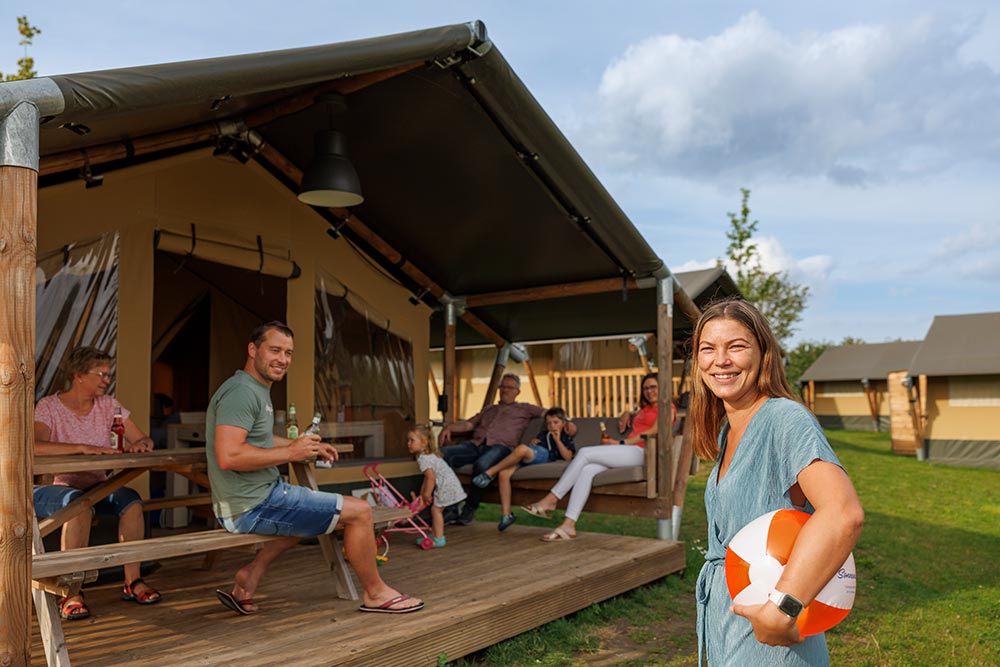 cr3-1876-sonnenkapDBB5468B-7BD2-416C-0A63-916FBC56A1C9